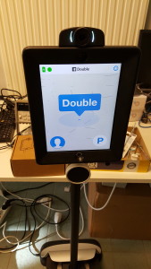 Le kit caméra est positionné sur le dessus de l'Ipad