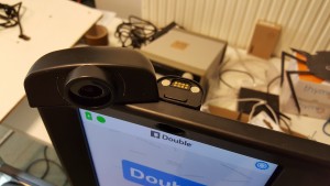 Un support magnétique permet d'enlever la caméra sans avoir à débrancher l'alimentation de l'Ipad